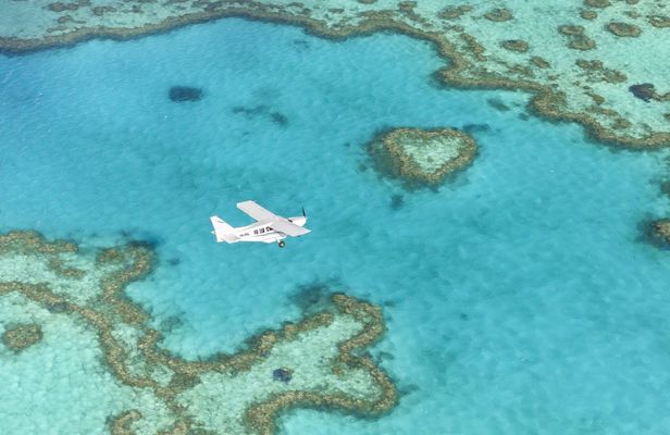 1 hour scenic flight, Whitehaven Beach, Hill Inlet, GBR and Heart Reef