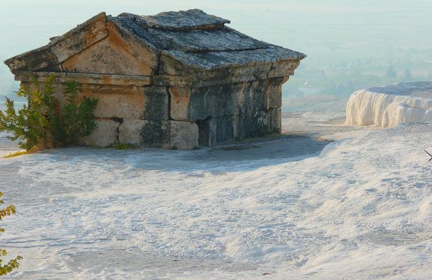 Daily guided Pamukkale tour with pick-up from Denizli Airport
