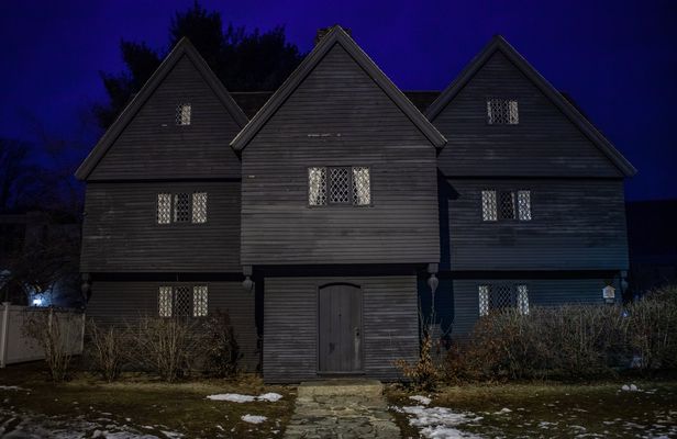 Witch Trials walking tour in Salem