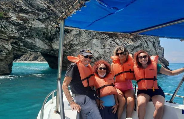 Tortuga island guided tour from Puntarenas