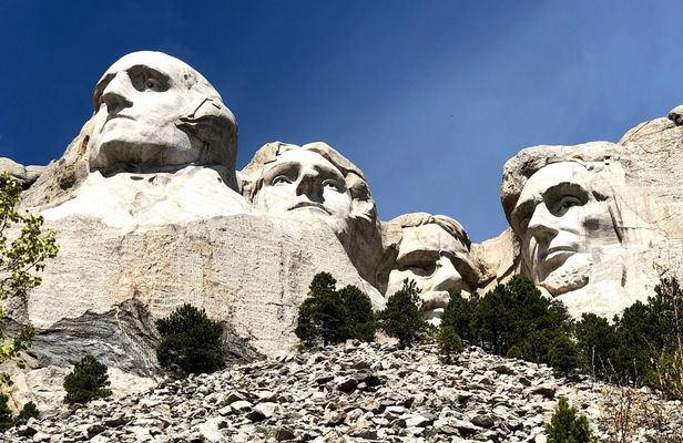 Mount Rushmore, Custer State Park, and Needles Eye tour