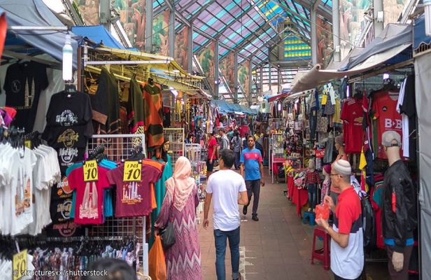 Petronas Twin Towers skip-the-line and top ten wonders private tour from Kuala Lumpur