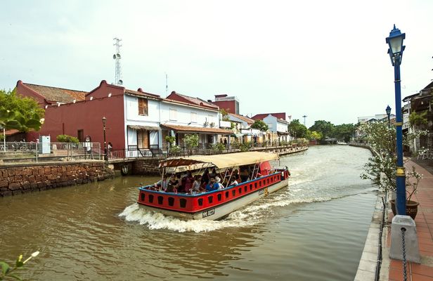 Kuala Lumpur and Malacca private tour with personal chauffeur