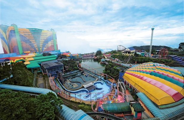 Genting Highland 2-way cable car ride and Batu Caves private tour