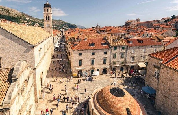 Be the first early bird group walking tour in Dubrovnik
