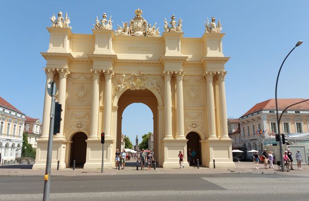 Walking tour through Potsdam's historic old town to Sanssouci