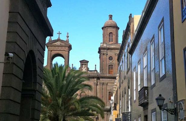 Las Palmas 3 in 1 tour of Vegueta, Calle Mesa y Lopez and Las Canteras