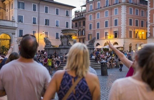Evening food tasting and walking tour in Trastevere
