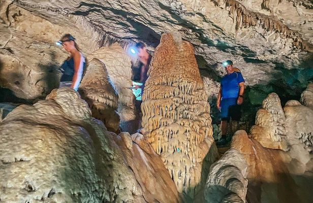 Hiking guided tour to the Limniotis cave
