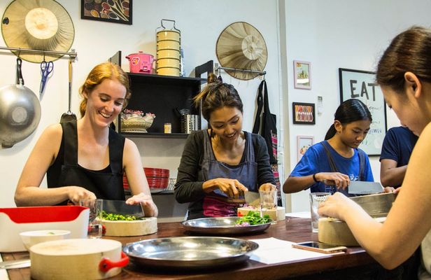 Unique Thai cooking experience