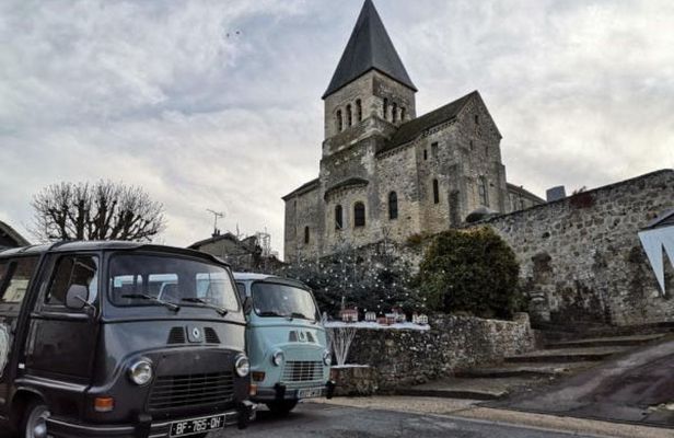 Half-day trip from Reims to the heart of Champagne by vintage van