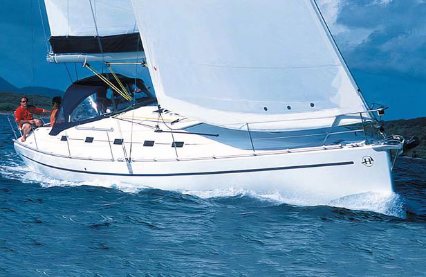 Private cruise to Milos on Diamond V sailboat