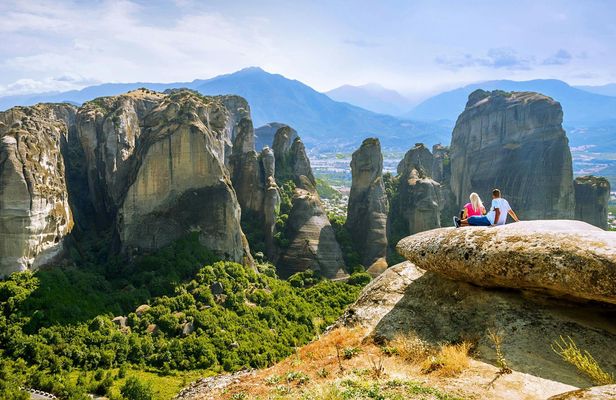 Athens to Meteora Full-Day Tour with Greek Lunch