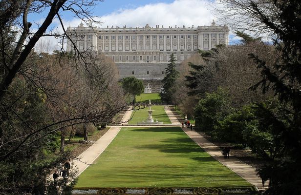 Royal Palace and Almudena Cathedral guided tour