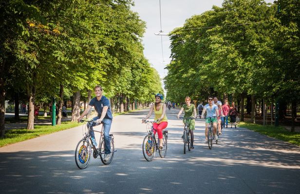 Classic Vienna guided bike tour