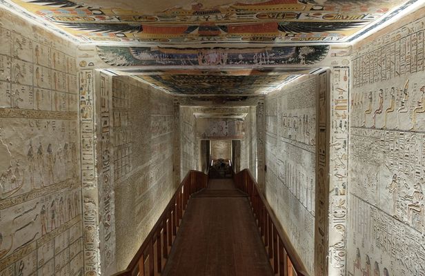 Luxor guided tour from Hurghada with Nile cruise and lunch
