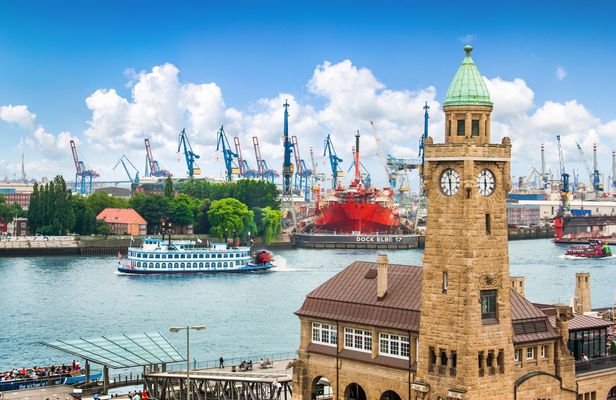 U-Boot Museum & war history private tour in Hamburg