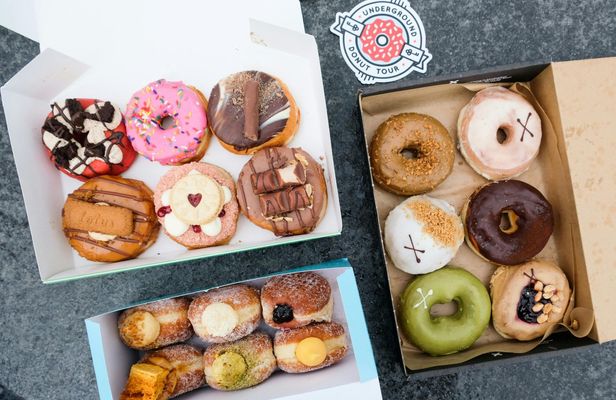 2-hour doughnut tour of London's downtown with Tower Bridge