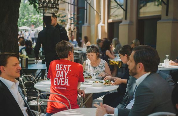 Vienna food, coffee and market guided tour