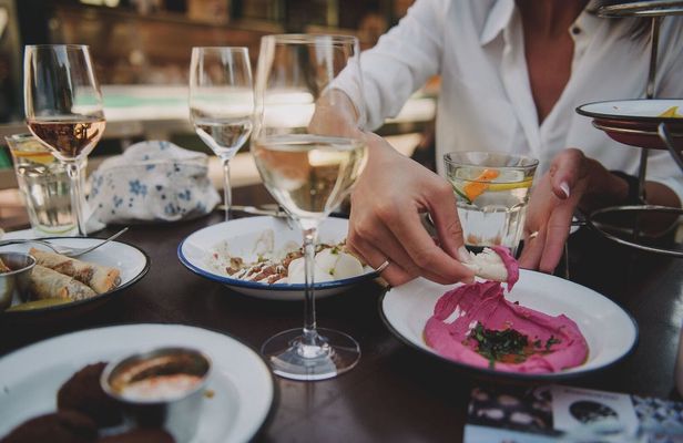 Private Vienna food, coffee and market guided tour