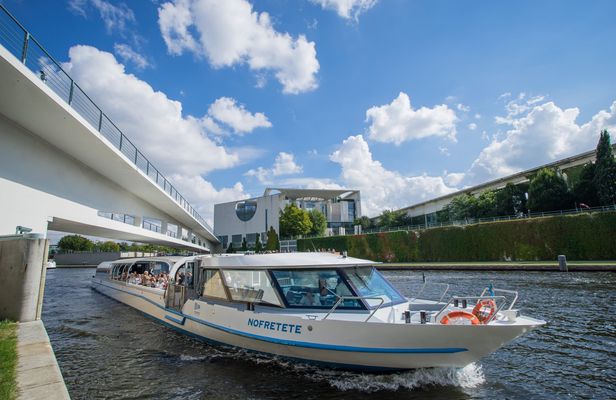 3.5-hour cruise of East and West Berlin