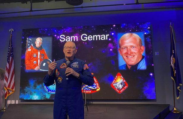 Chat with an Astronaut and Kennedy Space Center Tour from Orlando