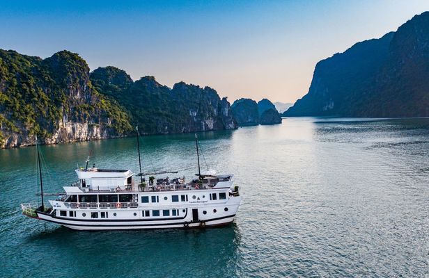 Halong Bay 2 days and 1 night on boat cruise from Hanoi