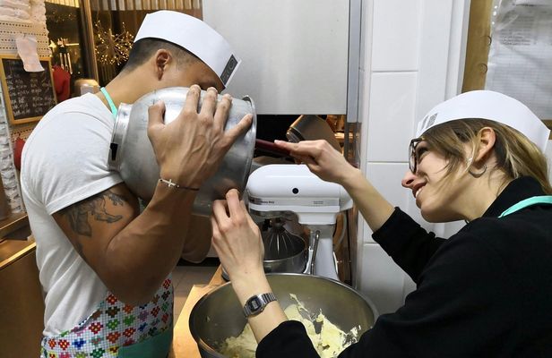 Tiramisu and gelato cooking class in Rome