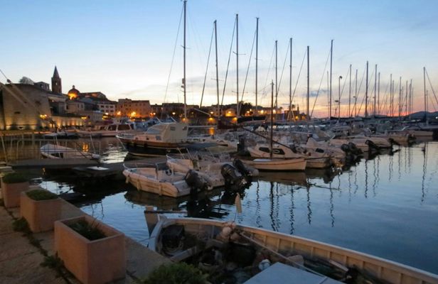 Alghero City Center Tour with Wine Tasting