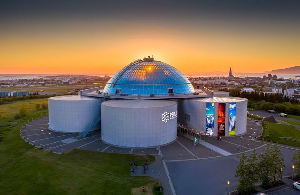 Wonders of Iceland and Aurora show at the Perlan