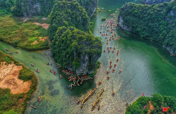 Hoa Lu, Tam Coc, and Hang Mua day trip from Hanoi