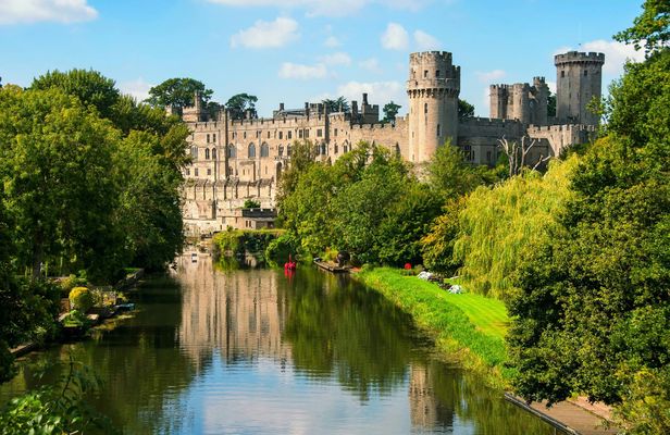 Tour of Warwick Castle, Stratford-upon-Avon and Oxford