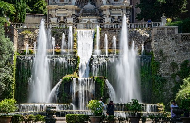 Villa d'Este and Hadrian's Villa Guided Tour with Transport to Tivoli