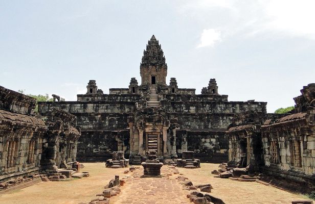 Roluos group temple half-day private tour near Siem Reap