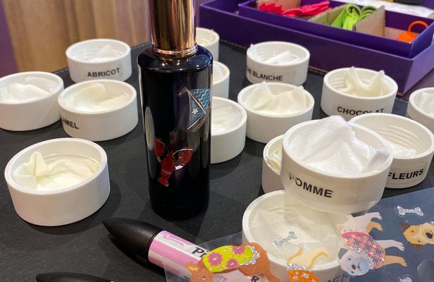 Le Petit Parfumeur workshop for kids at Molinard Paris