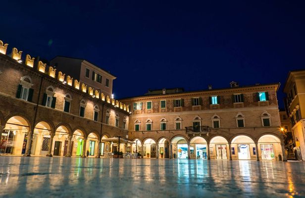2-hour evening walk in Ascoli with Anisetta tasting