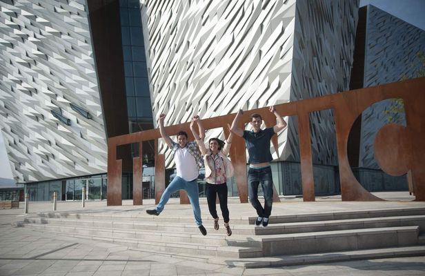 Titanic Experience and Giant's Causeway tour from Belfast