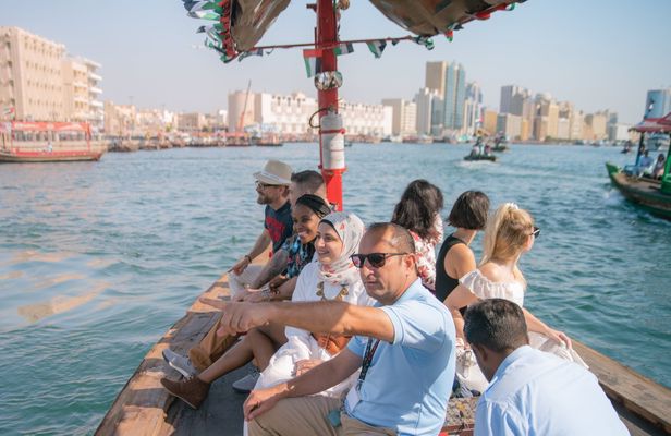 Guided walking tour of Dubai with local snacks