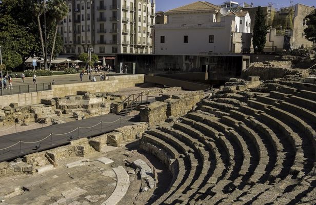 Malaga guided tour with Alcazaba, Roman Theater and Cathedral