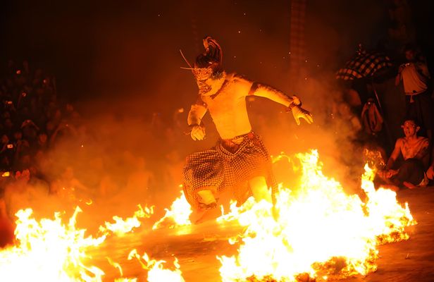 BALI Private tour Tanah Lot,Uluwatu Temple Sunset & Kecak Dance
