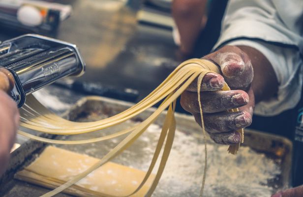 Ape chef guided tour and cooking class in Rome