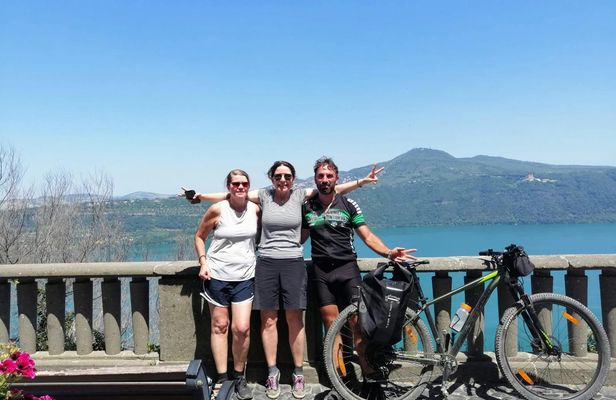 E-bike tour from Appian Way to Castel Gandolfo Lake