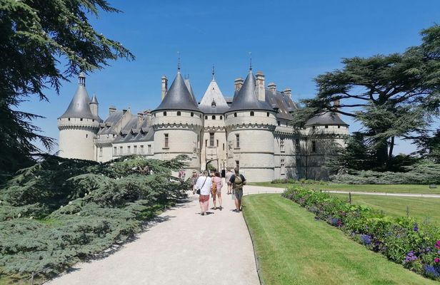 Loire Valley e-bike tour with visit to Château de Chaumont-sur-Loire