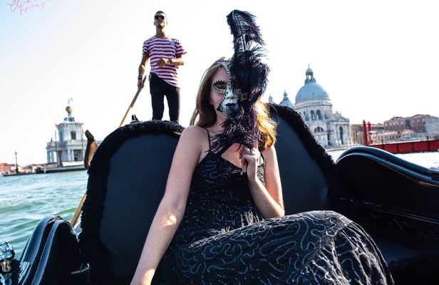 Venice Private tour with personal photographer from Pisa