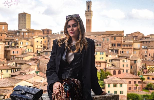 Siena private walking tour with personal photographer from Pisa