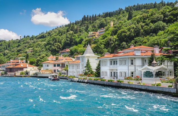 Princes’ Islands guided boat tour with lunch from Istanbul
