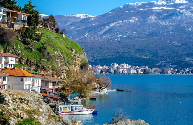 Ohrid guided tour with entrance to the castle from Tirana