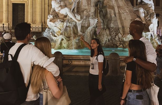 Wonders of Rome at night walking tour