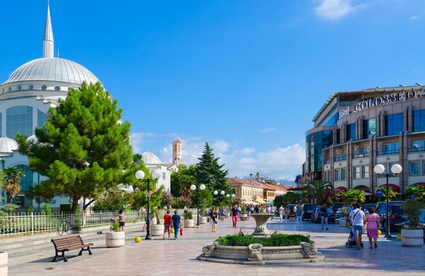 Guided tour of Shkoder, Rozafa Castle and Skadar Lake from Tirana