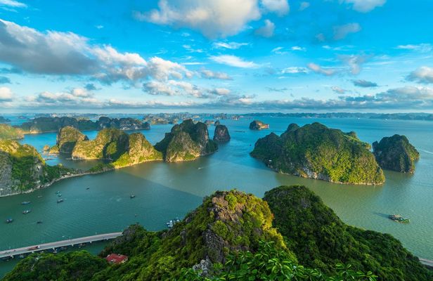 Vietnam highlights experience in 11 days all-inclusive package